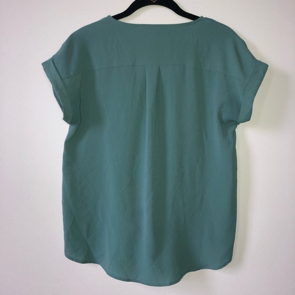 Turquoise Short Sleeve V Neck Top - Picture 3 of 3